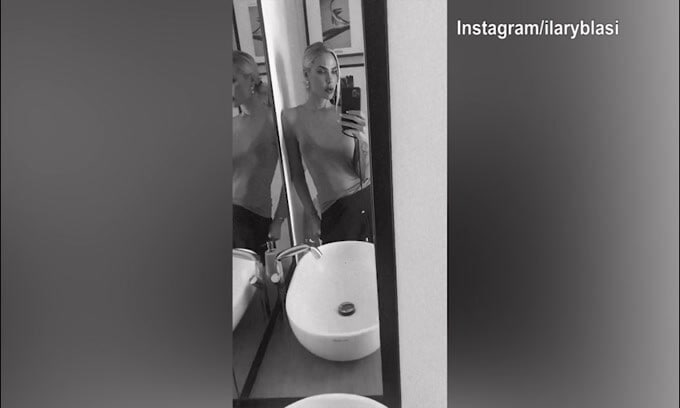 Ilary Blasi, prima una notte horror e poi..sensuale davanti lo specchio