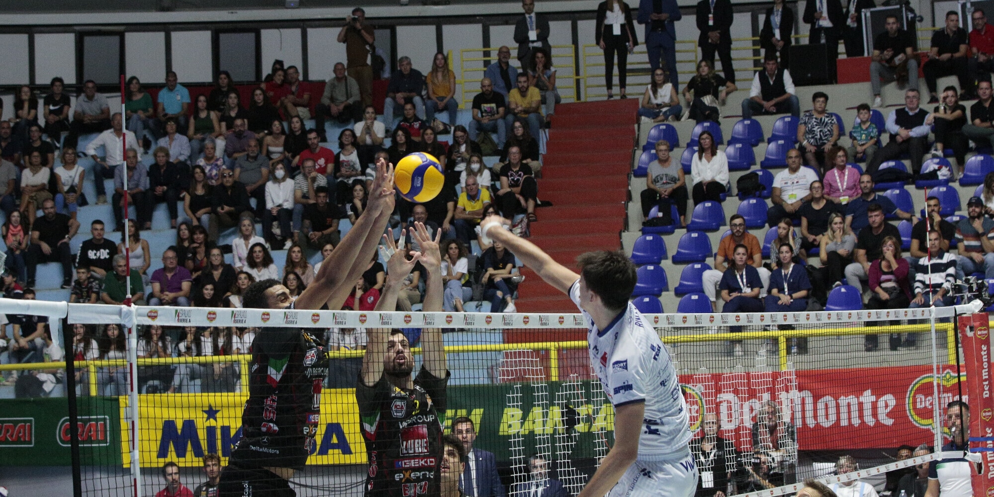Civitanova batte Modena e vola in finale