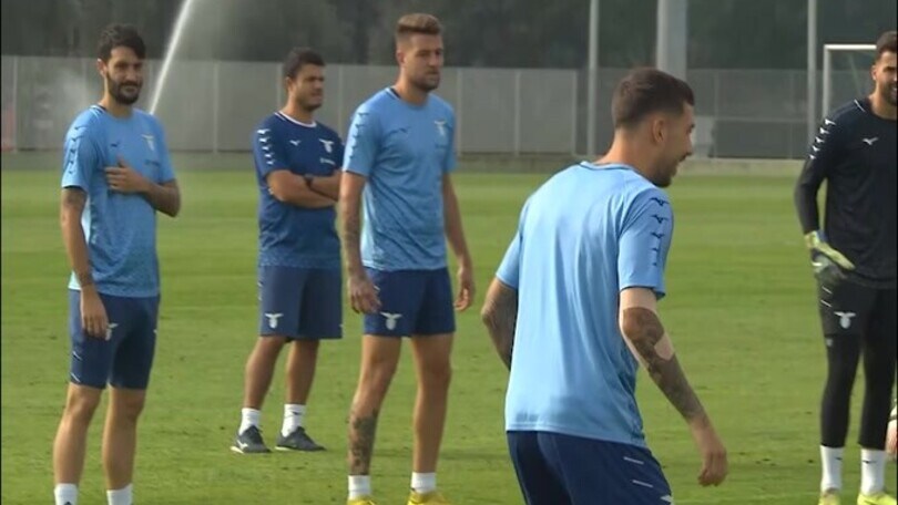 Feyenoord-Lazio, colloquio Sarri-Immobile durante la rifinitura