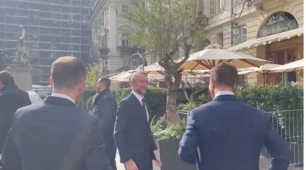 Applausi e selfie anche per Blanc, ex presidente della Juventus