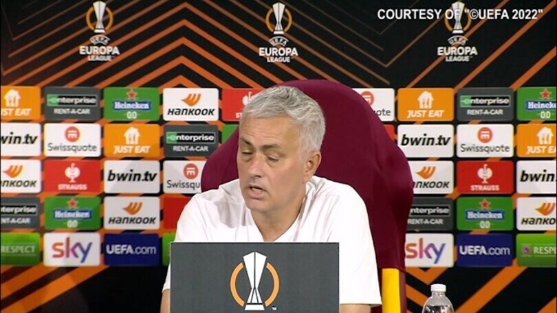 Mourinho: "Abraham? Domani gioca e non mi sorprenderebbe un suo gol"