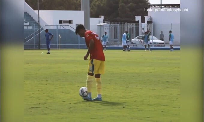 Mastour non ha perso il vizio: il riscaldamento è... social!