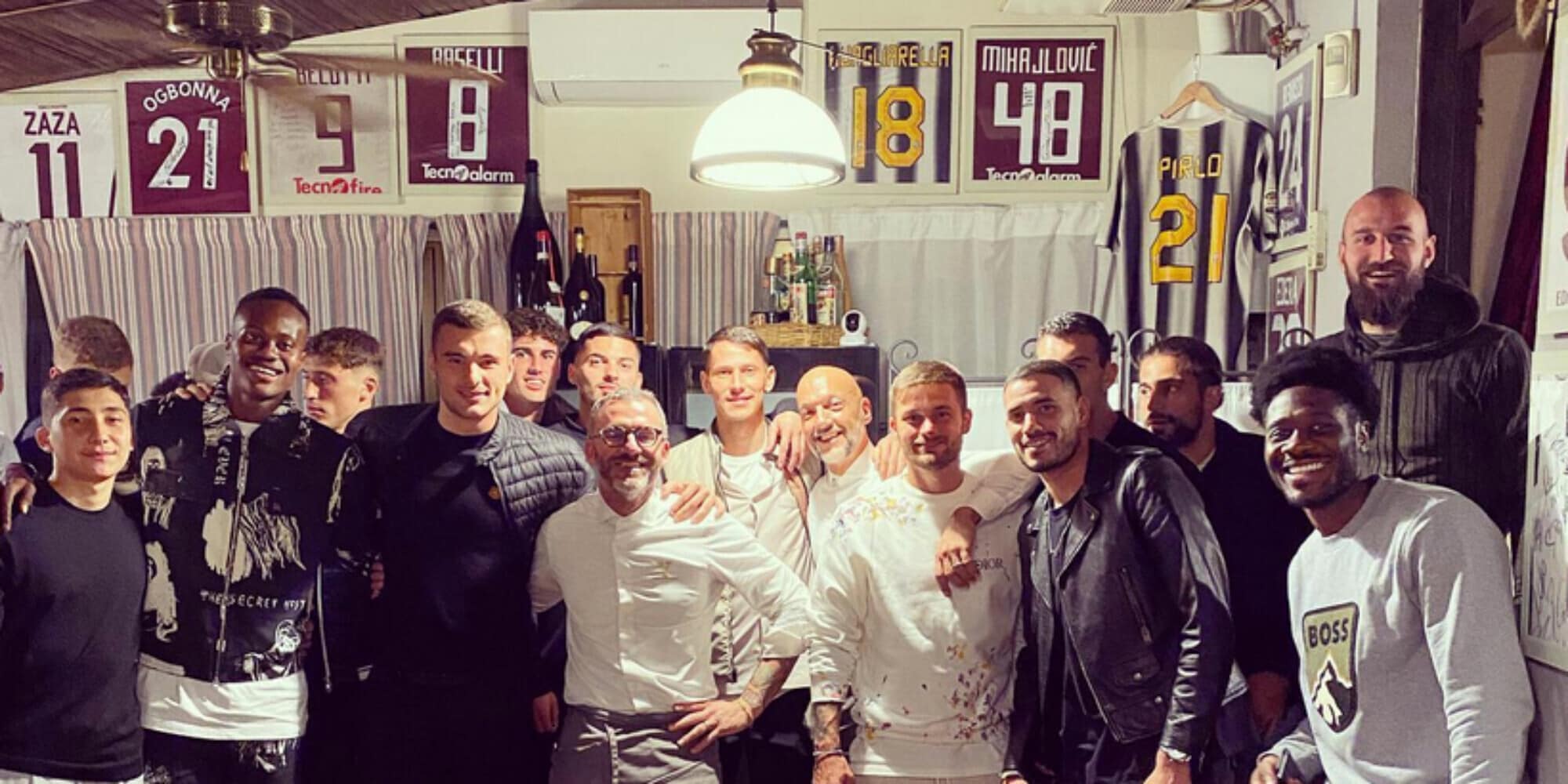 Torino, tutti a cena con Vanja, sotto le maglie di Mihajlovic e Pirlo