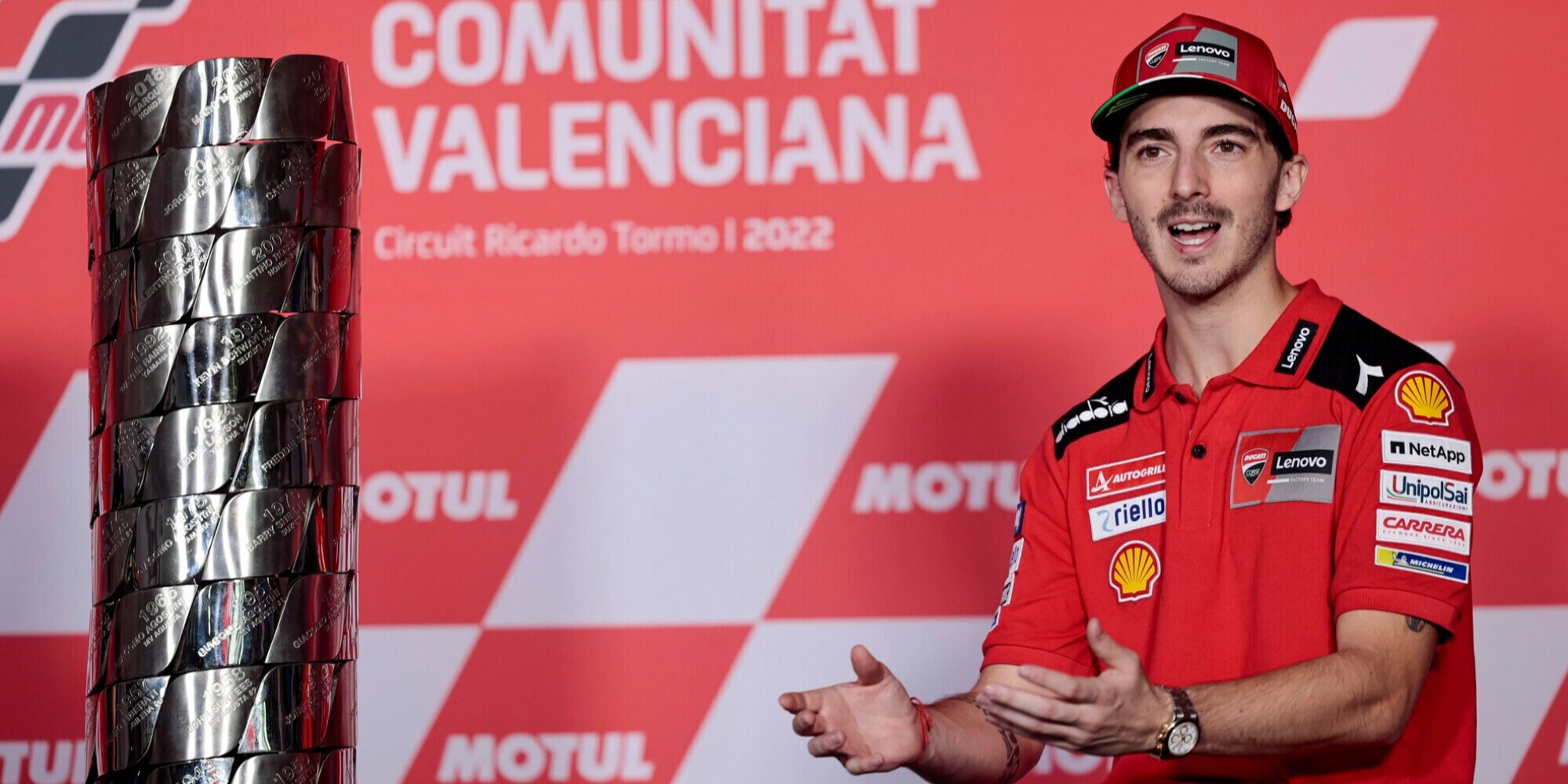 MotoGP: Bagnaia campione con una sportellata, che mito