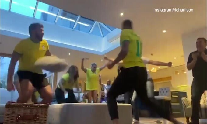 Brasile, Richarlison va in Qatar: la festa sui social