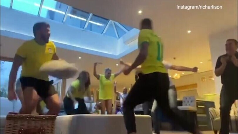 Brasile, Richarlison va in Qatar: la festa sui social