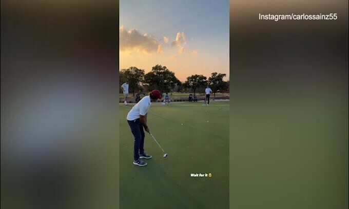 Sainz diventa golfista: il video del colpo da maestro