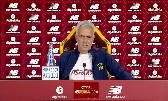 Mourinho: "Ci vuole rispetto per Ibanez"
