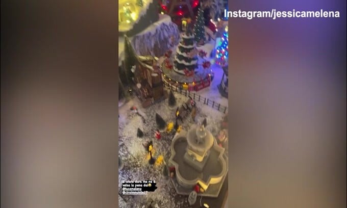 A casa Immobile è gia Natale, ecco gli addobbi