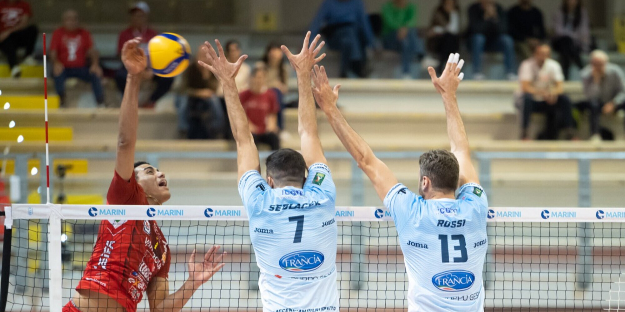 Cisterna stoppa Civitanova, Trento al secondo posto
