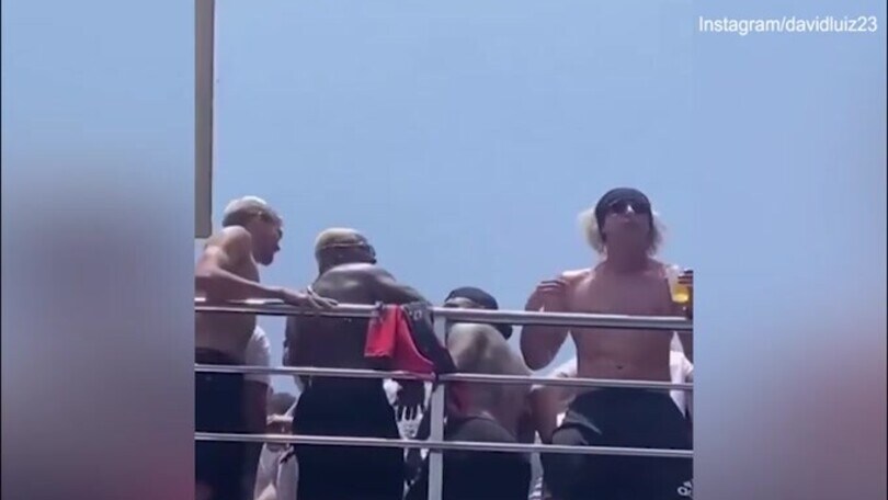 Il Flamengo festeggia, David Luiz è scatenato!