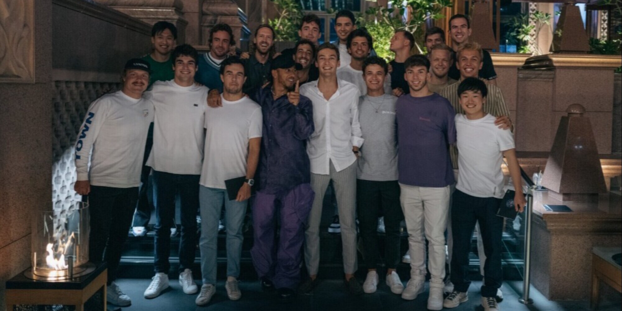 La F1 a cena con Vettel: la dedica di Leclerc e Sainz