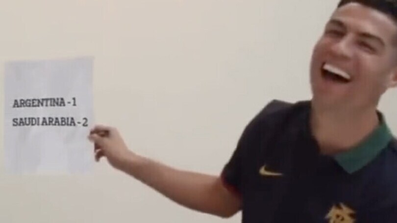 Cristiano Ronaldo, il VIDEO fake delle risate in faccia a Messi dopo Argentina-Arabia Saudita