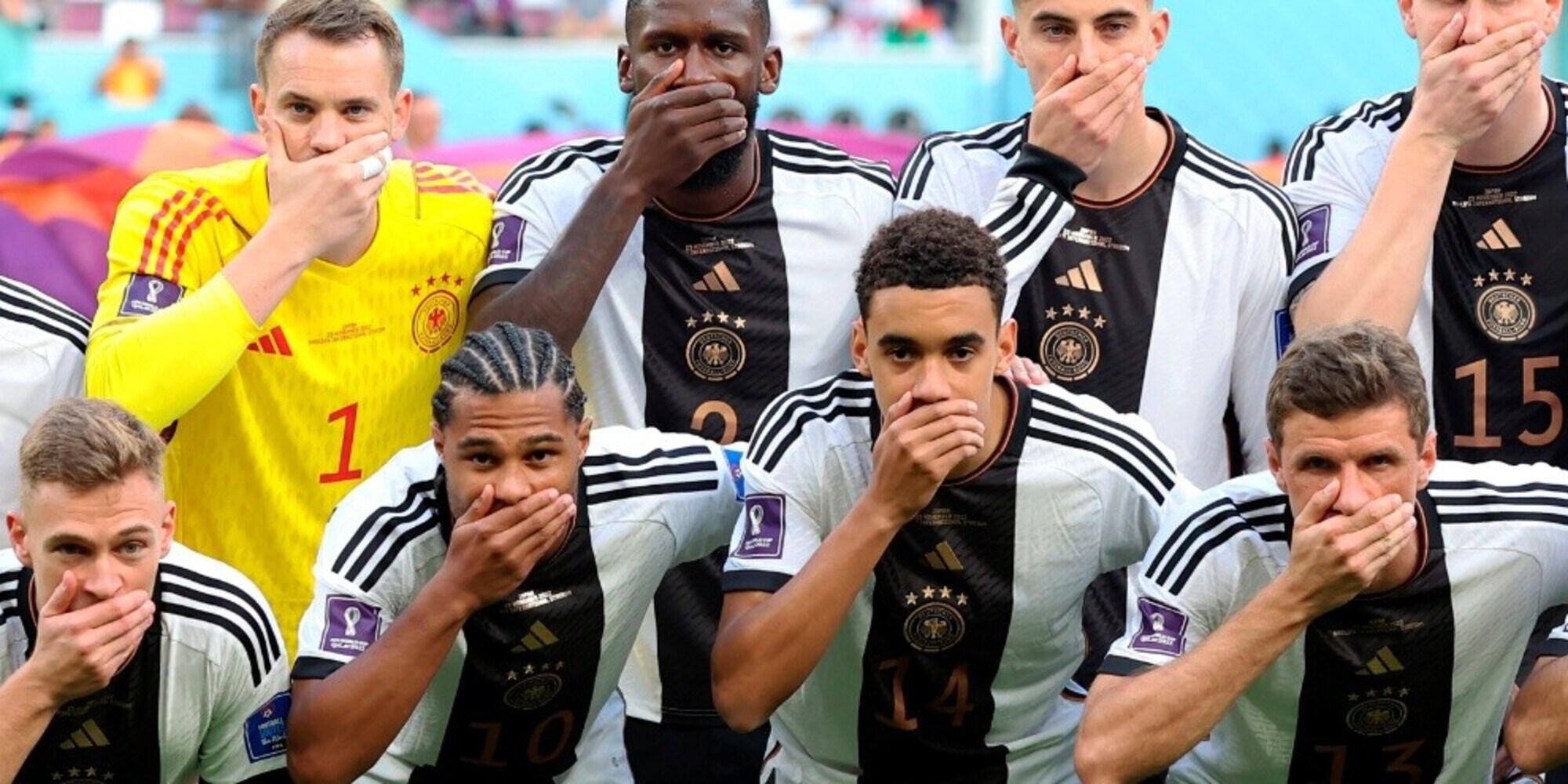 Volkswagen sostiene la fascia "One Love" e critica la FIFA: "Inaccettabile"