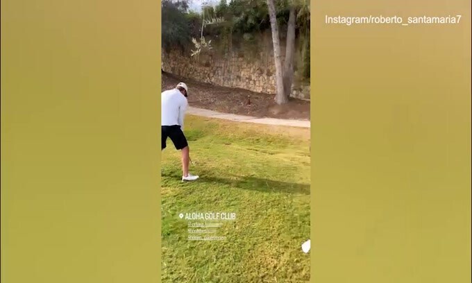 Botheim sbaglia il colpo a golf, l'amico Haaland se la ride