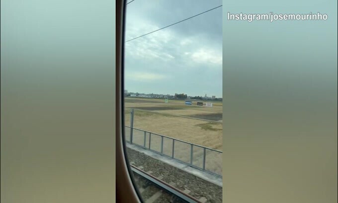 Tourneè in Giappone, Mourinho filma lo spostamento in treno