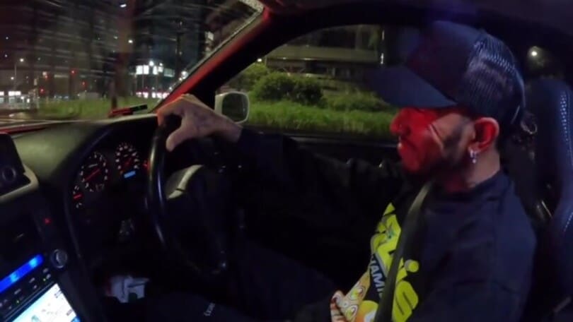Lewis Hamilton: notte da drifting in Giappone
