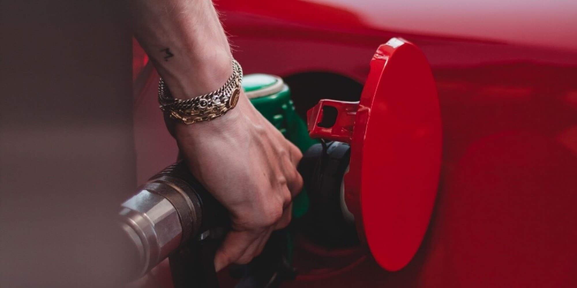Benzina, col taglio sullo sconto delle accise i prezzi tornano a salire