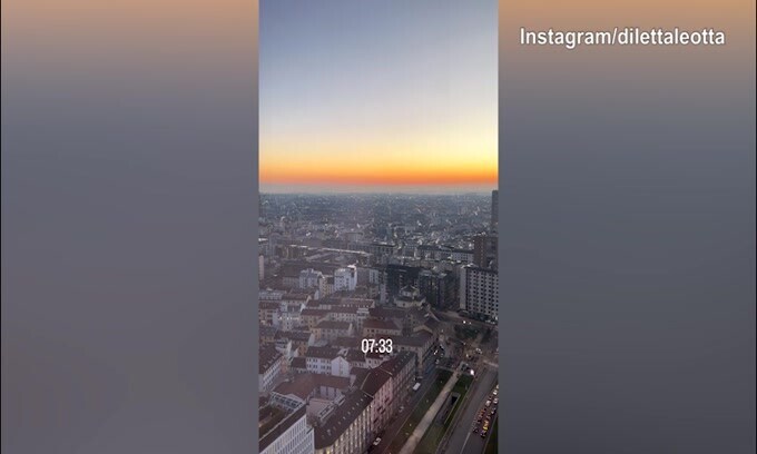 Milano, il buongiorno di Diletta Leotta