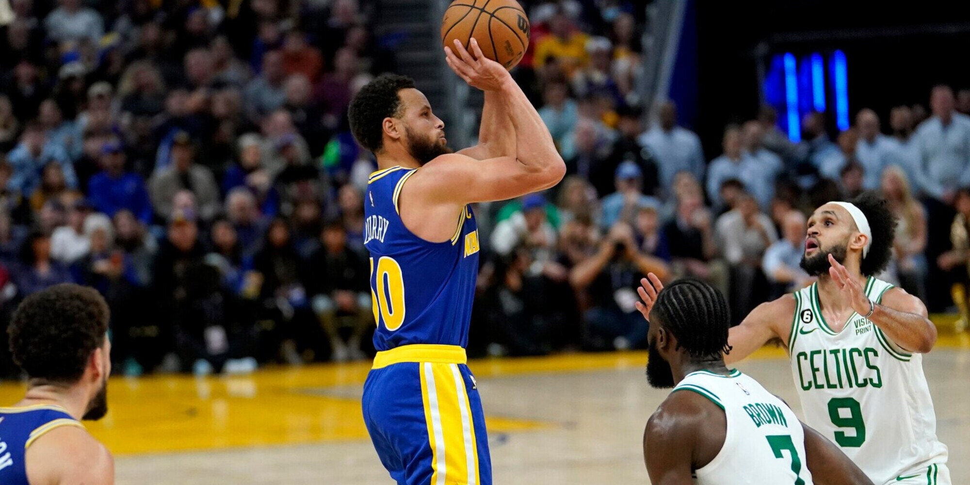 Nba, Curry e Thompson trascinano i Warriors: Celtics sconfitti