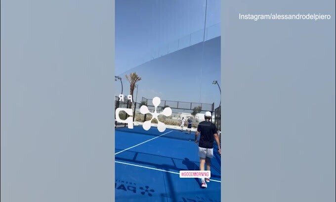 Qatar, il buongiorno di Del Piero: padel con alcune leggende del calcio