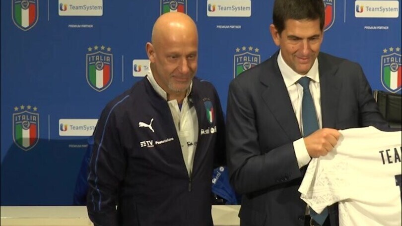 Nazionale, l'annuncio di Vialli: "Sospendo i miei impegni"