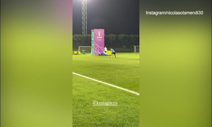Argentina, Aguero si "allena" con la nazionale e scatena le risate