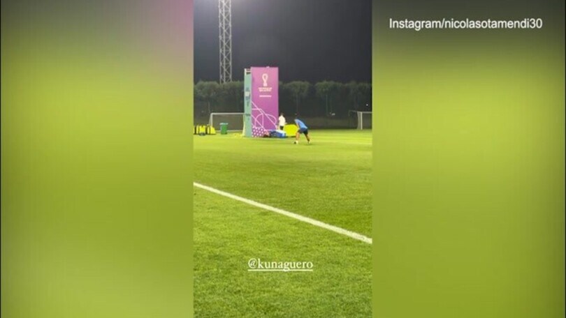 Argentina, Aguero si "allena" con la nazionale e scatena le risate