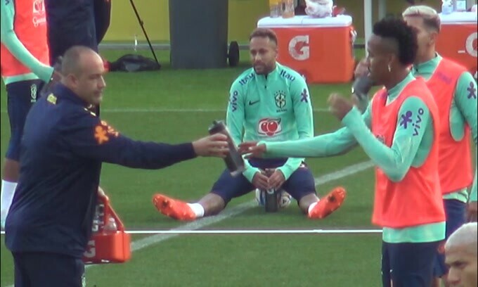 Neymar, un party fa infuriare i brasiliani