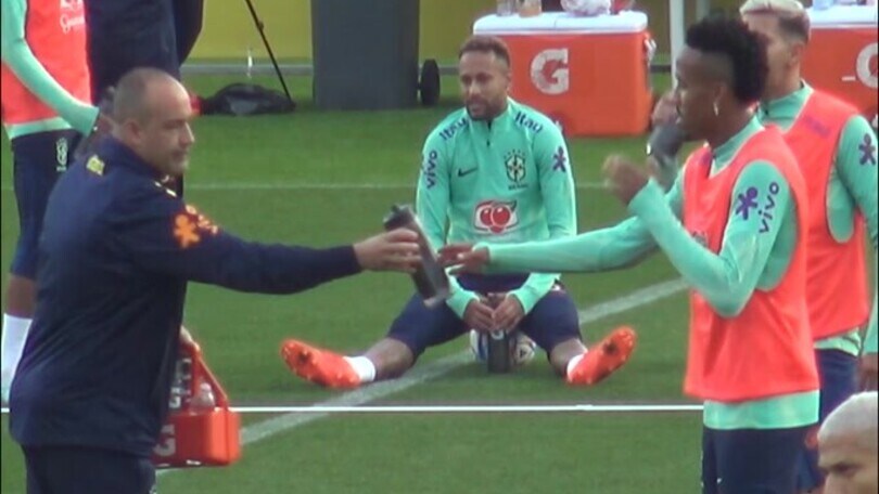 Neymar, un party fa infuriare i brasiliani