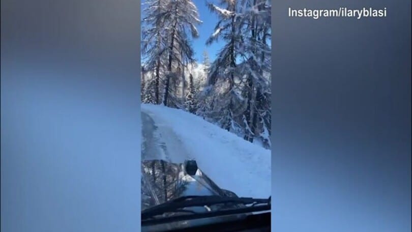 Ilary Blasi, sabato sulla neve svizzera