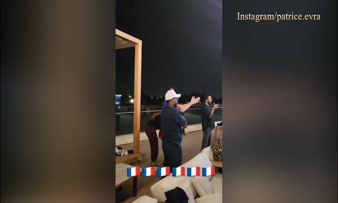 Mbappé segna il 3-3, Evra esplode