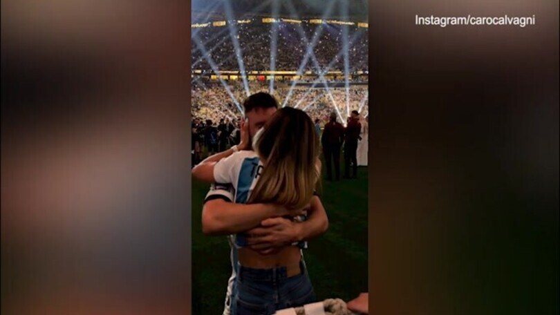 Argentina, amore e calcio: l'abbraccio di Tagliafico con la sua Carolina