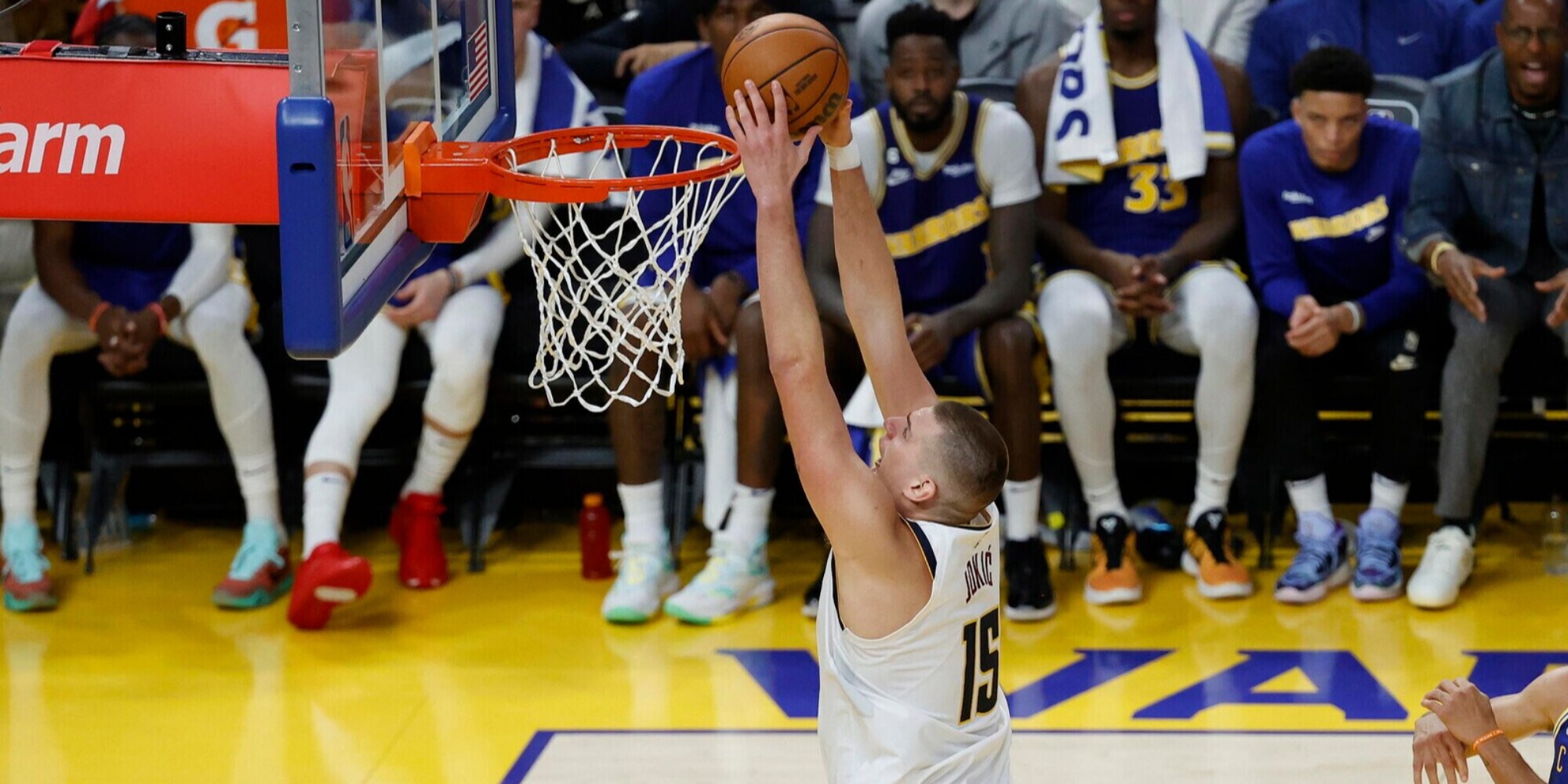 Nba, Jokic trascina Denver contro Memphis. Bene i Jazz