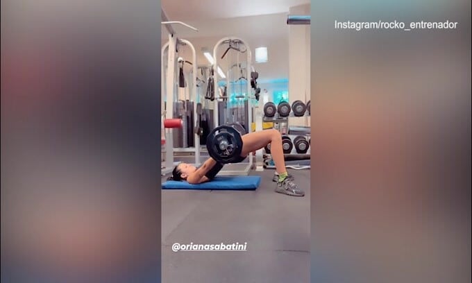 Prima la festa, poi la palestra: Oriana Sabatini si allena!