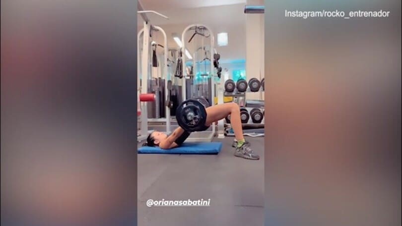Prima la festa, poi la palestra: Oriana Sabatini si allena!