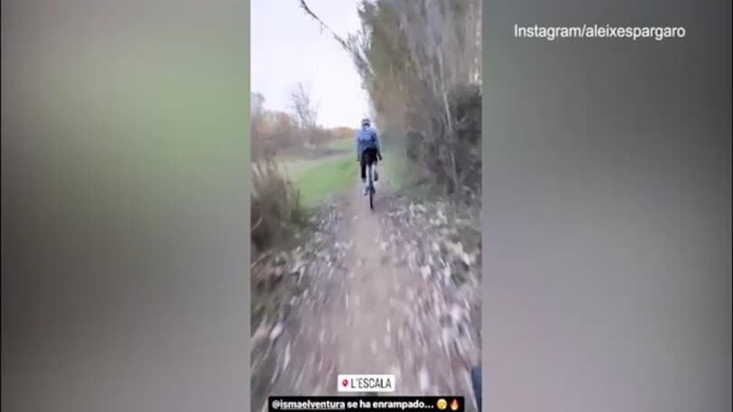 La moto è in garage? Per Espargaro c'è la bicicletta: il passo è impressionante!
