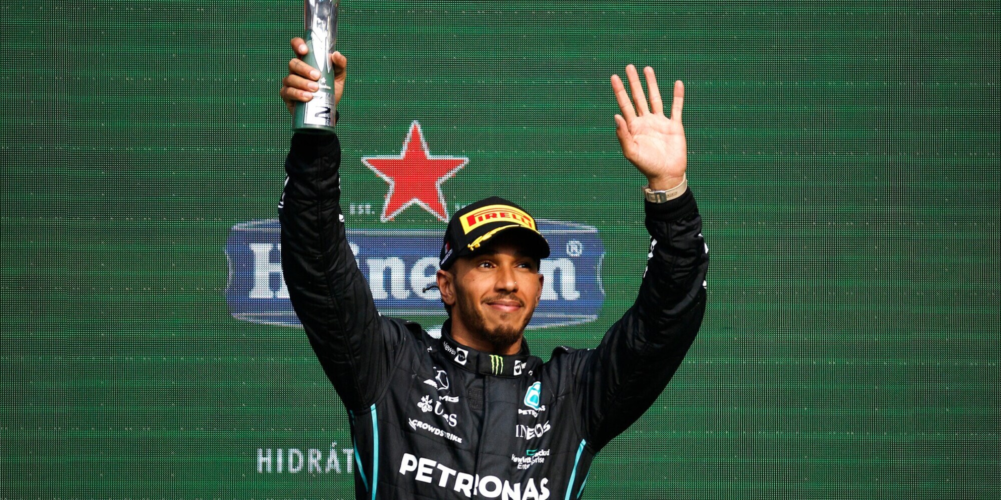 F1, Hamilton sfida Ferrari e Red Bull: "Non vedo l'ora che arrivi il 2023"