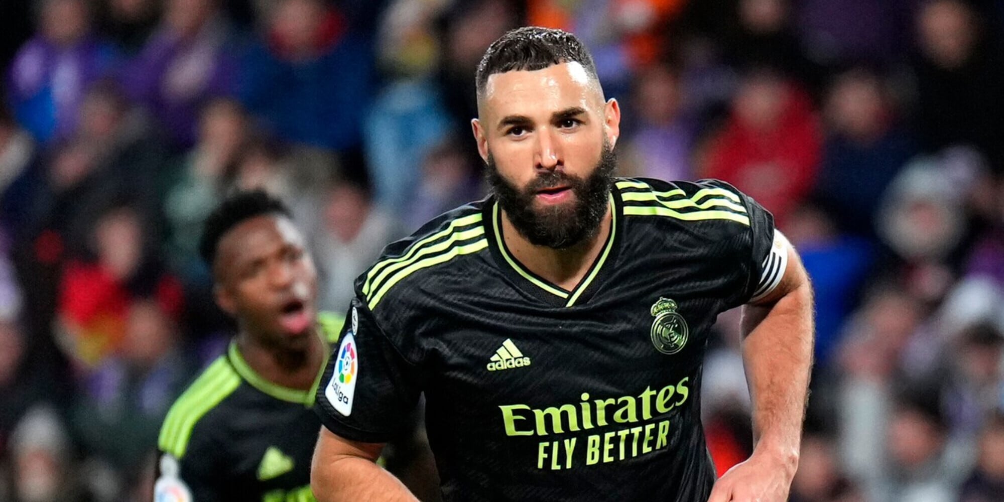 Benzema salva Ancelotti: doppietta nel finale, Real Madrid in testa