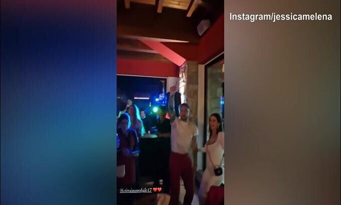 L'arrivo del 2023 festeggiato da Ciro e Jessica con un ballo