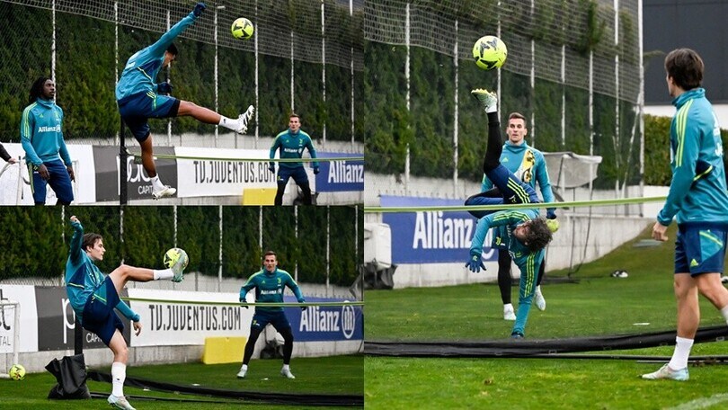 Juve show a calcio-tennis: sforbiciata Locatelli, tecnica Fagioli. McKennie vola! FOTO
