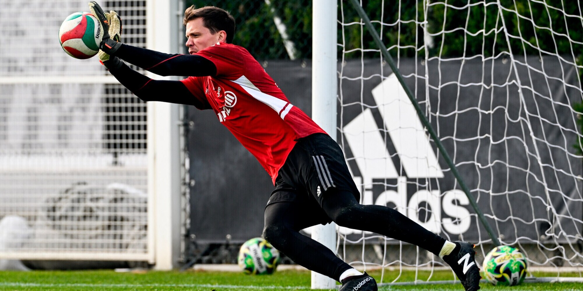 Juventus, intera seduta in gruppo per Szczesny: si candida per Cremona