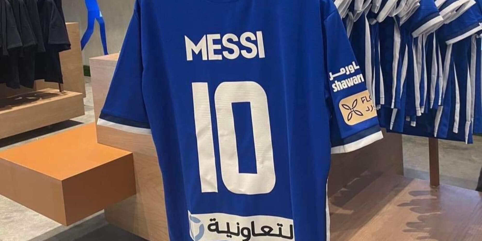 Ronaldo, incubo Messi anche in Arabia Saudita? La maglietta che scatena i social