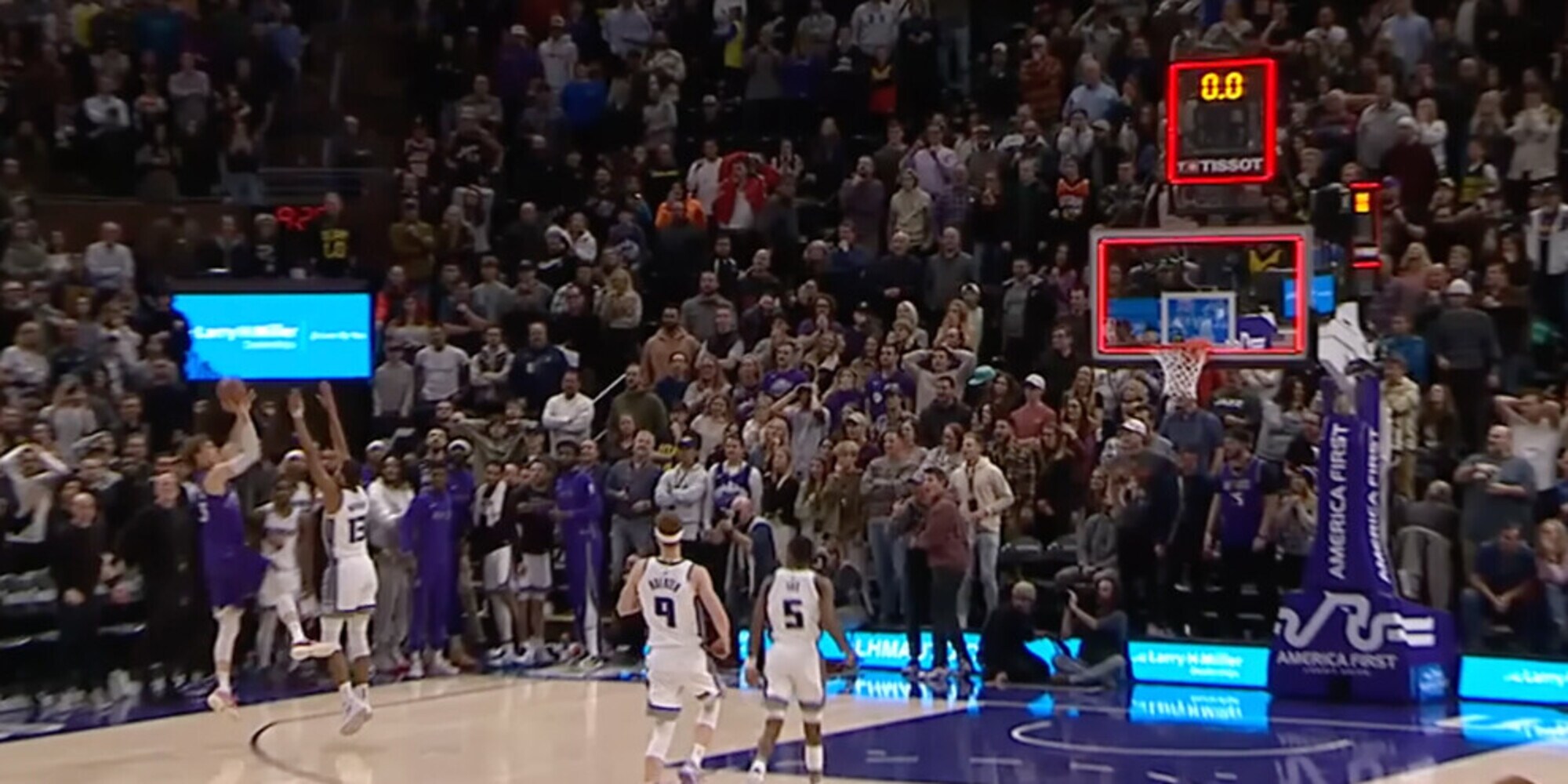 Nba, Jazz ko con beffa contro i Kings. Giannis 55 per battere i Wizards