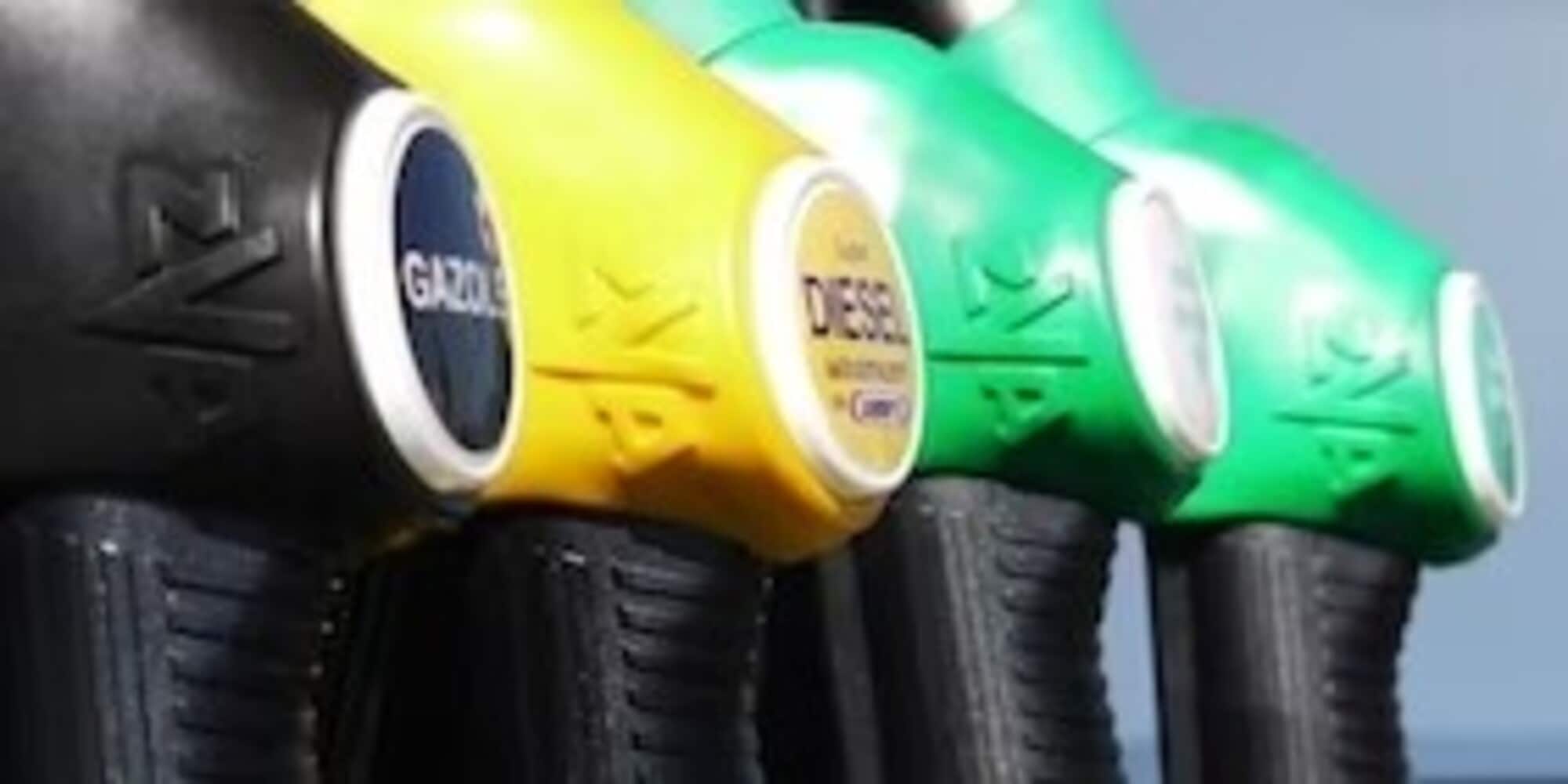 Prezzi carburante alle stelle: senza tagli alle accise, la benzina supera i 2 euro