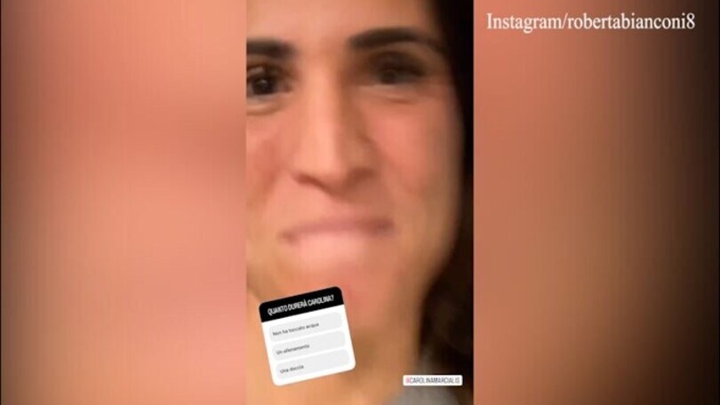 Carolina Marcialis torna in piscina, gli scherzi delle colleghe