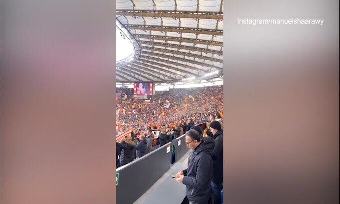 Roma, il ruggito da brividi della Curva Sud