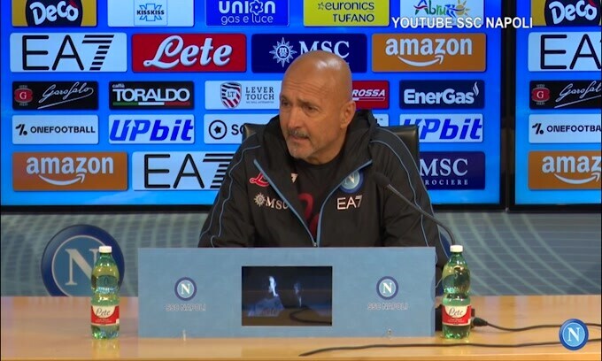 Vialli, la sala stampa di Napoli applaude