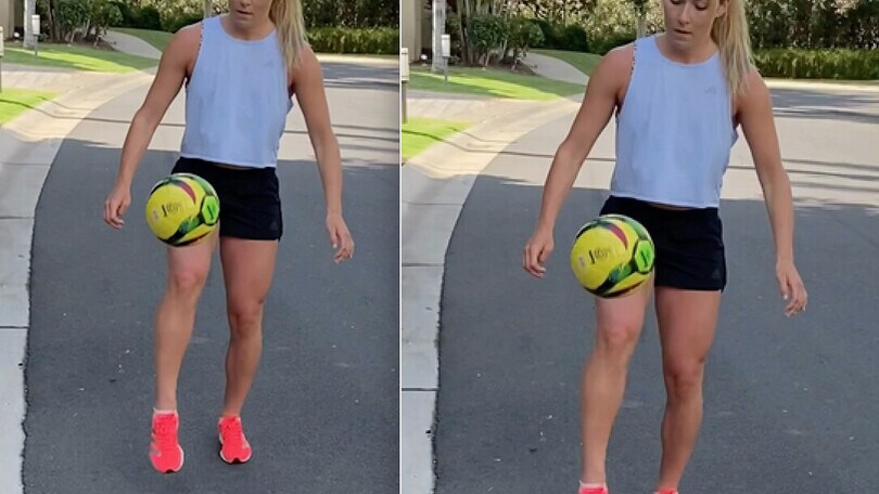 La Shiffrin si allena anche con il pallone
