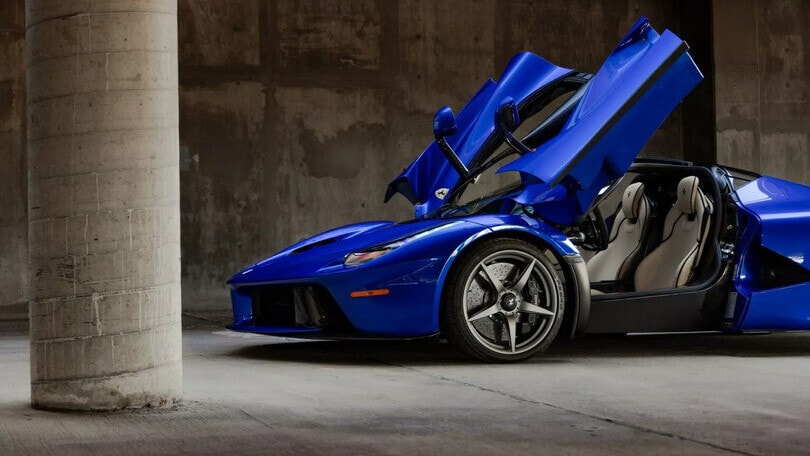 Ferrari LaFerrari, in vendita l'unica in Blu Elettrico